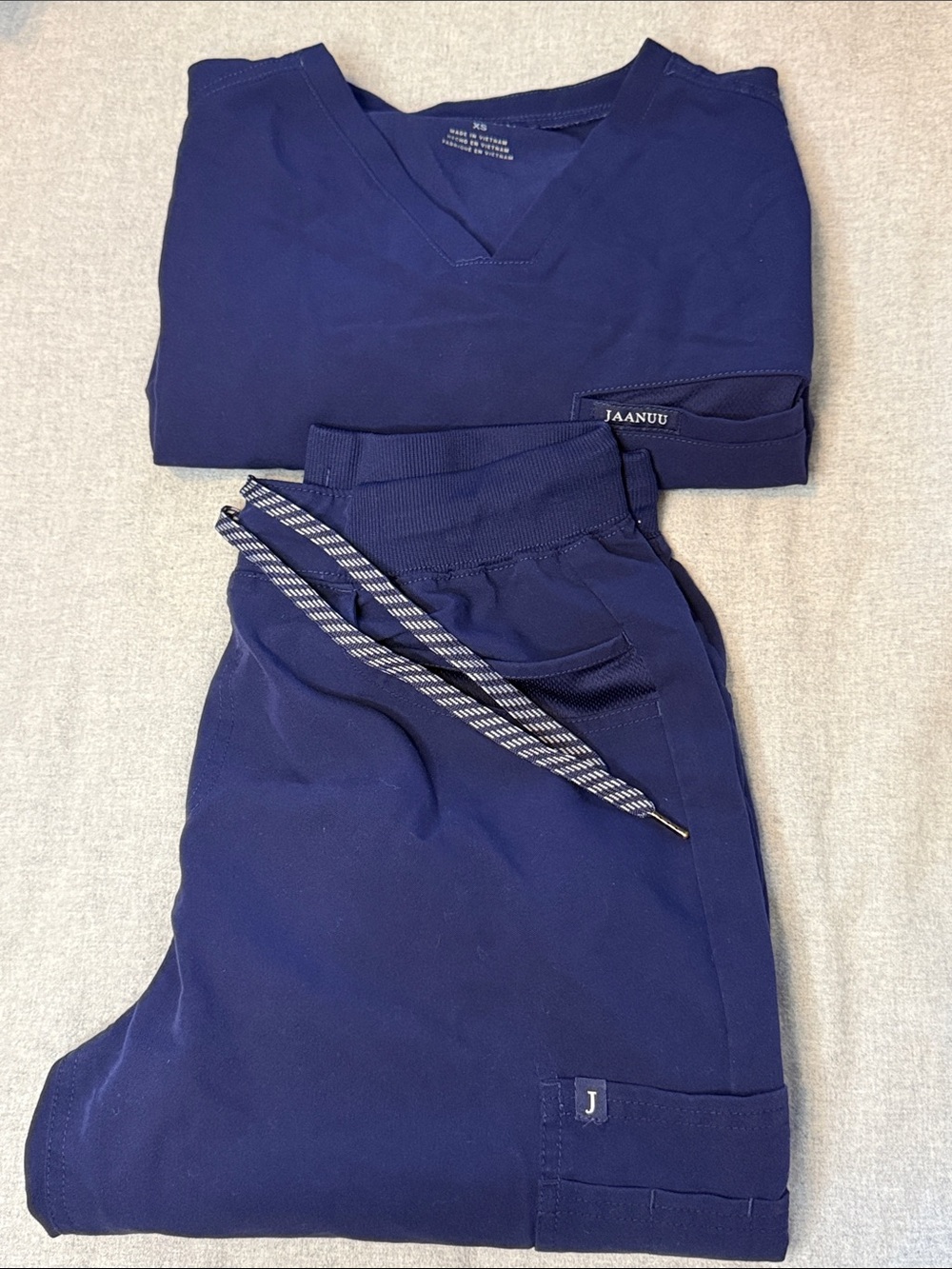 Jaanuu Men’s Scrubs